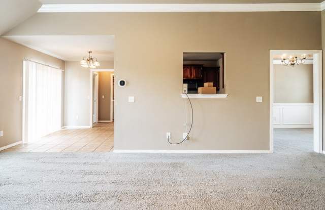 1393 St Claire Gallery 4