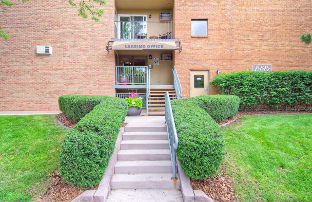 Glenlake Apartments Gallery 3