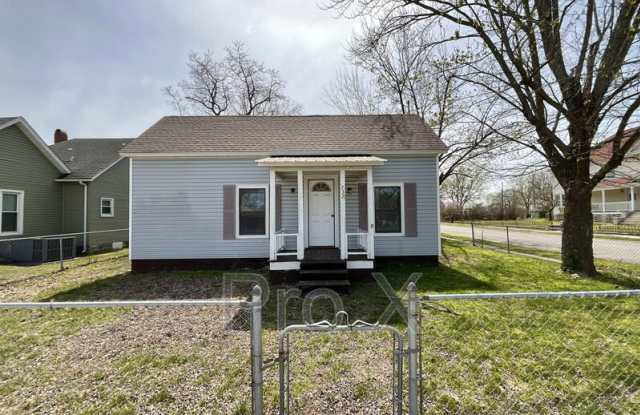 732 W Daugherty St - 732 West Daugherty Street, Webb City, MO 64870