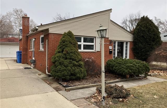 4635 ROOSEVELT Boulevard - 4635 Roosevelt Boulevard, Dearborn Heights, MI 48125