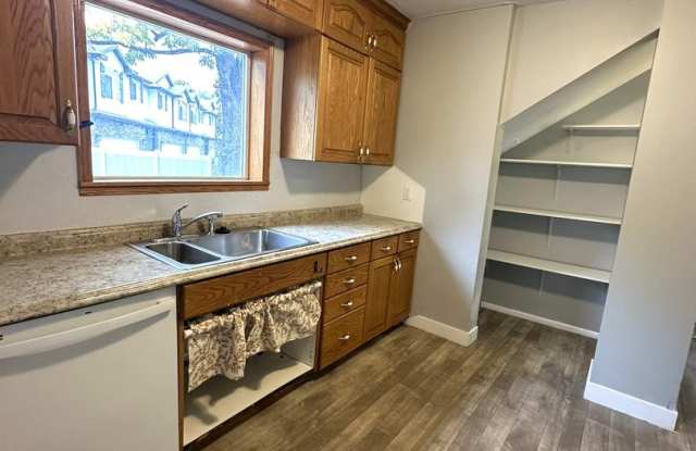 Charming 5 Bed 2 Bath Home for Rent in Layton - 295 South Fort Lane, Layton, UT 84041