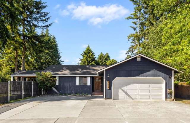 Lake Stevens Home with Skylights & Spacious Outdoor Living photos photos