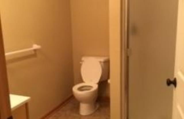 906 NE Deer Creek Dr Gallery 4