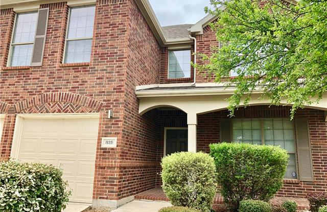 819 Lake Grove Drive Gallery 2
