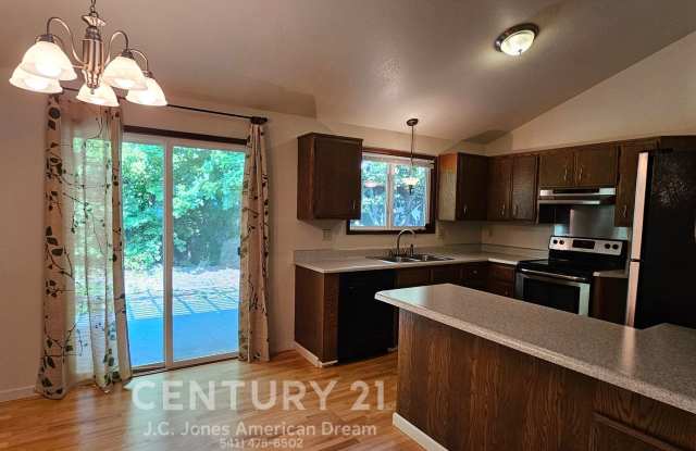 3 Bed 2 Bath Home w/Attached Garage photos photos 3 Bed 2 Bath Home w/Attached Garage photos photos