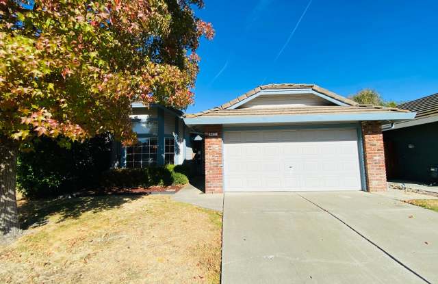 3 Bedroom Home in Hampton Oaks photos photos