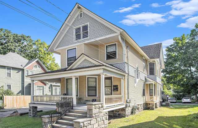 1005 South Westnedge Avenue - 2 Gallery 1