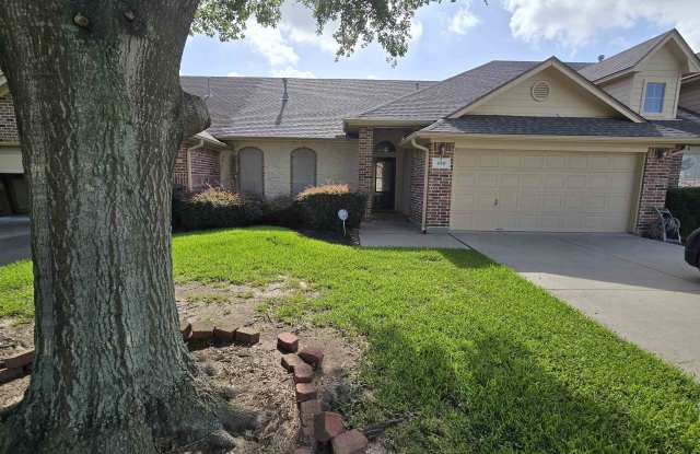488 HARBOR OAKS DR photos photos