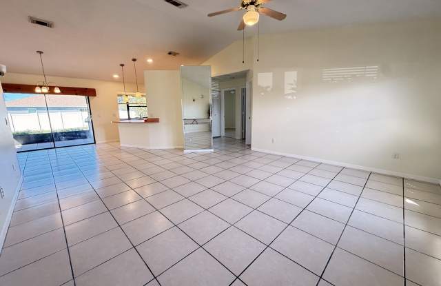 2225 SE MELALEUCA Boulevard Gallery 4