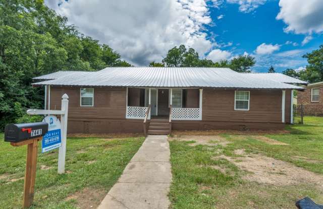 Pet Friendly/ Move in Ready Home in Birmingham! Gallery 1