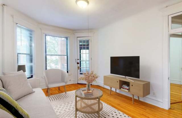 5405-5407 S. Woodlawn Avenue Gallery 3