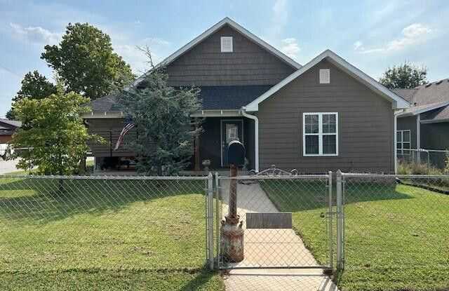 2501 Murphy Ave - 2501 Murphy Avenue, Joplin, MO 64804 2501 Murphy Ave - 2501 Murphy Avenue, Joplin, MO 64804