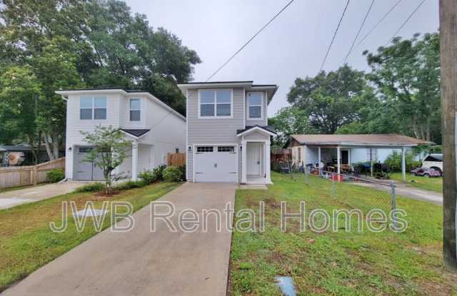 8513 Berry Ave photos photos