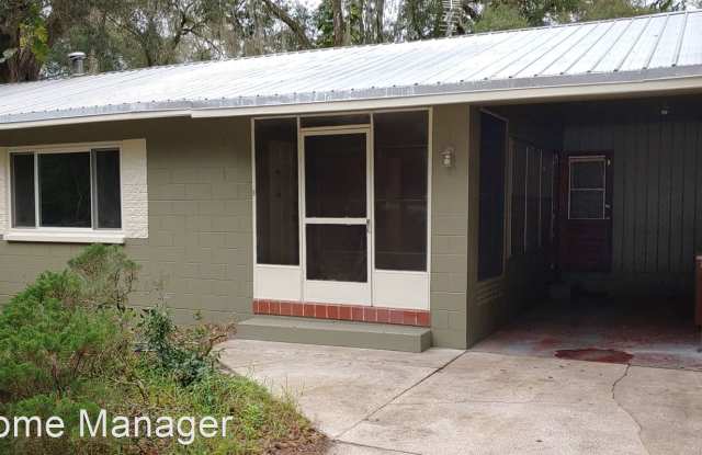 526 E Kentucky Ave - 526 East Kentucky Avenue, North DeLand, FL 32724