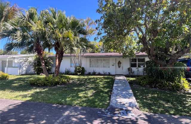 9840 SW 165th Ter photos photos