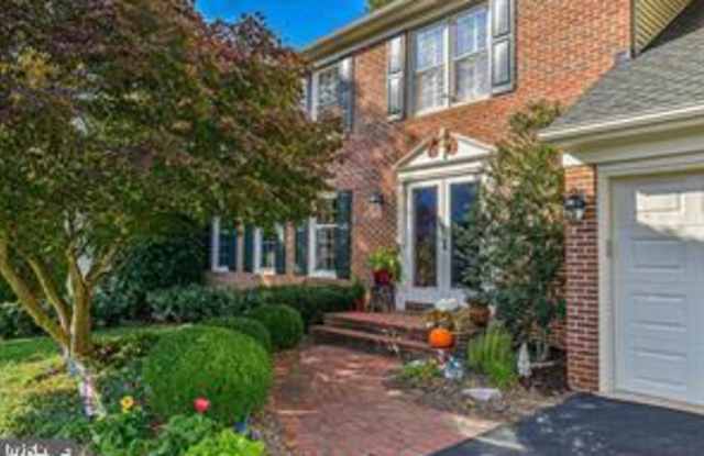 8300 SILVERTHORN ROAD Gallery 4