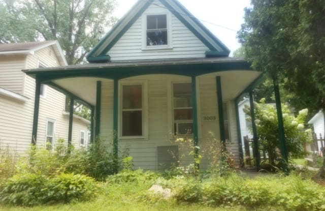 3003 E 29th St - 3003 East 29th Street, Minneapolis, MN 55406