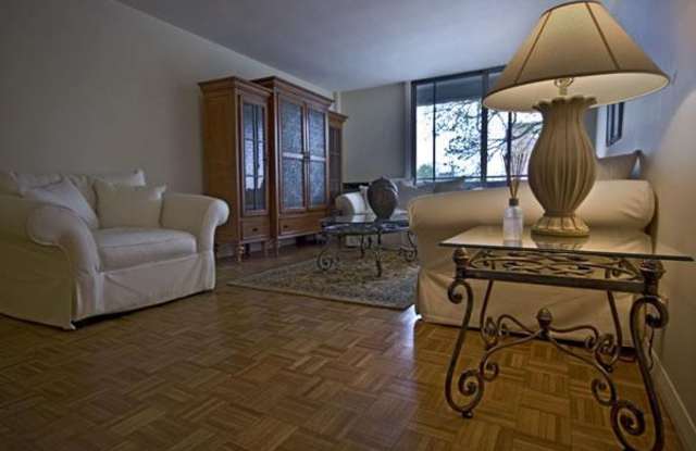 Charming 2 Bedroom-No Broker Fee Gallery 3
