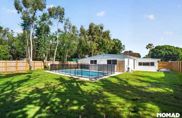 Charming 3BR w pool & home office/den House in Fort Pierce photos photos