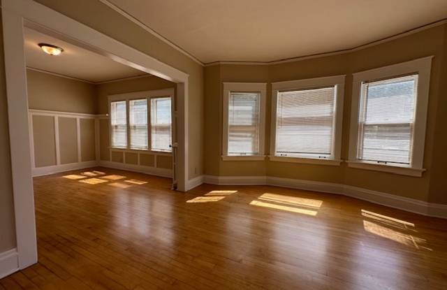 1704 E Locust Street photos photos