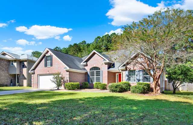 Available NOW - 387 Shady Hill Circle, Richmond Hill, GA 31324