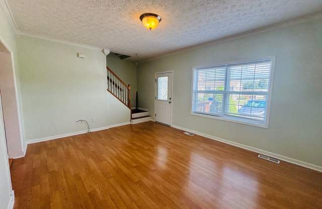 Conveniently located 2 Bedroom, 1.5 Bath Townhouse Gallery 4
