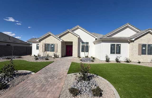 Beautiful single story with 4 bedrooms next to Crimson High School photos photos