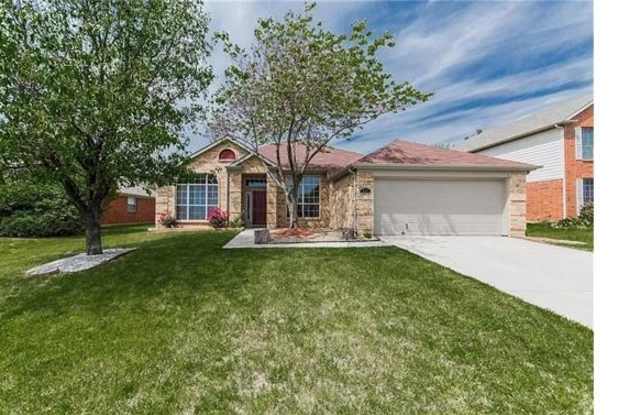 731 Black Walnut Drive - 731 Black Walnut Drive, Lake Dallas, TX 75065