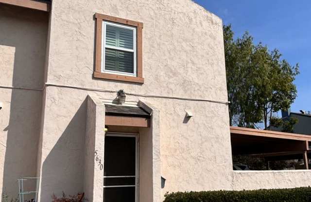 AVAILABLE NOW  GREAT LOCATION! 2BD/2BA TOWNHOUSE FOR RENT IN CLAIREMONT! ONLY $2,855/mo - 5630 Caminito Roberto, San Diego, CA 92111