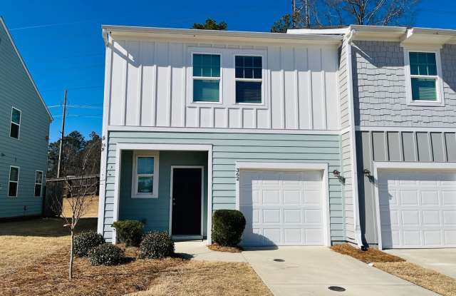 ***MOVE IN SPECIAL - $1000 OFF 1ST MONTHS WITH A 10/30 MOVE IN DATE OR SOONER AND NO APP FEES***Welcome home! Beautiful 3 bedroom, 2.5 bathroom townhome located in Cartersville! Must see! Gallery 1