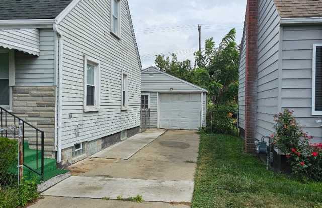 3337 S Bassett St,3 Beds | 1 Bath | 1.5-Car Garage + Storage Shed Gallery 3