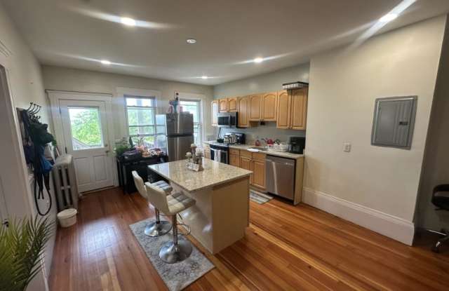 118 Gladstone St. photos photos