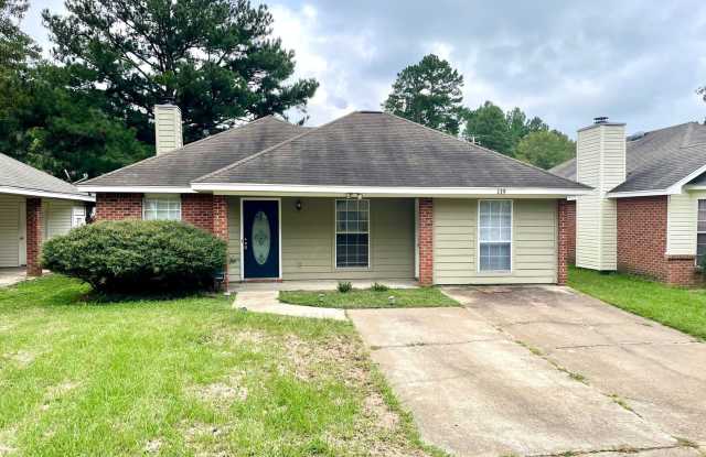 3/2 Available for Rent in Brandon! - 119 Sycamore Drive, Brandon, MS 39042