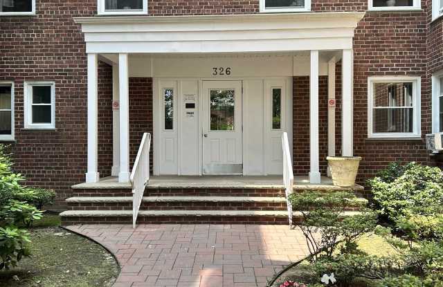 326 BRIDGE PLAZA NORTH photos photos