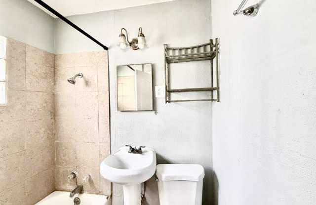 411 W Huisache Ave Gallery 4