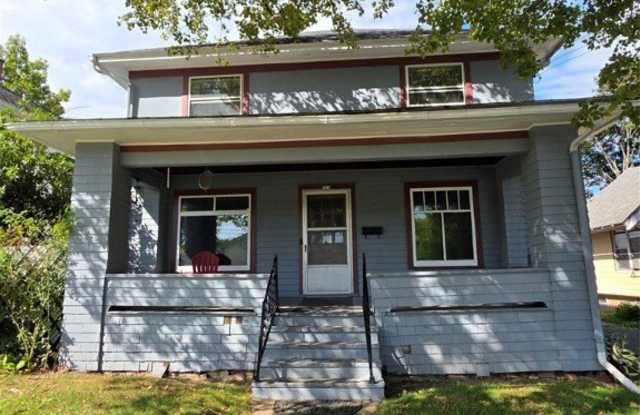 750 Robinson Street photos photos