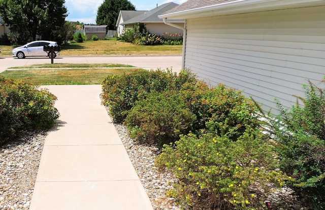 $1,225 | 2 Bedroom, 1 Bathroom Condo | Pet Friendly* | Available for an Immediate Move In! Gallery 3