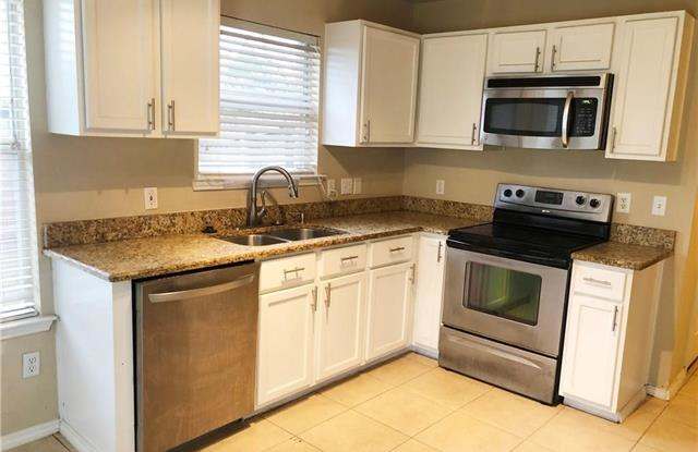 3412 Elmwood Court Gallery 3