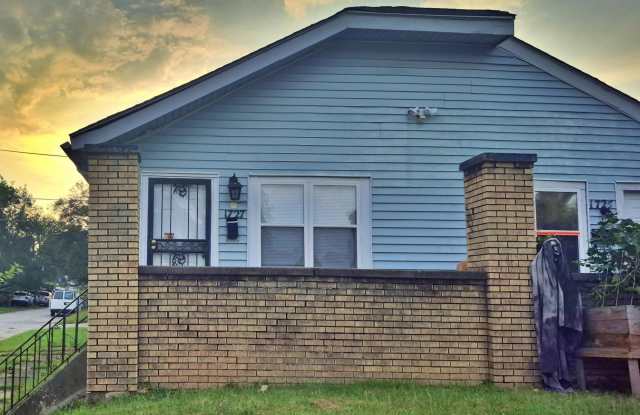1727 N Tacoma Avenue Gallery 1