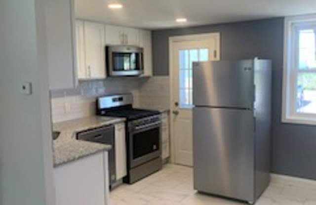 Bridesburg 2 bedroom beauty - 3716 Richmond Street, Philadelphia, PA 19137