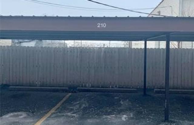 2440 PARMENTER Boulevard Gallery 4