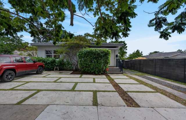2940 SW 25th Ter photos photos
