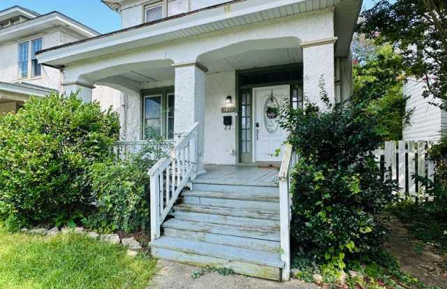 Beautifully Renovated 3bdrm/2.5bth Home Located in Richmond's North-side w/Balcony! photos photos