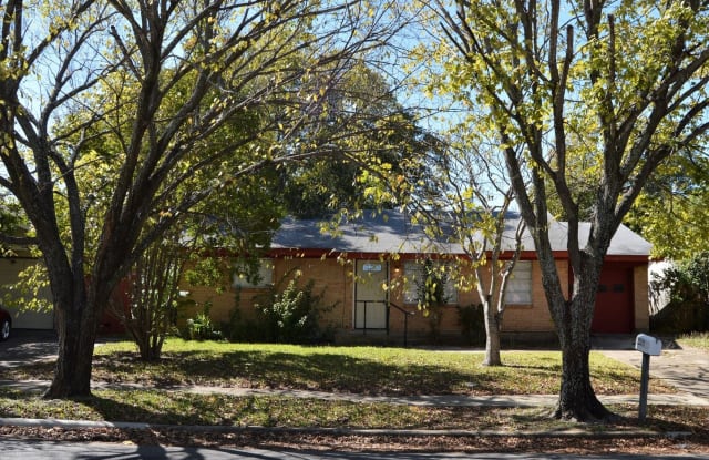 1103 Anthony Drive - 1103 Anthony Dr, Ennis, TX 75119