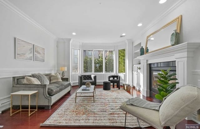 17  Myrtle Avenue - 17 Myrtle Avenue, Edgewater, NJ 07020