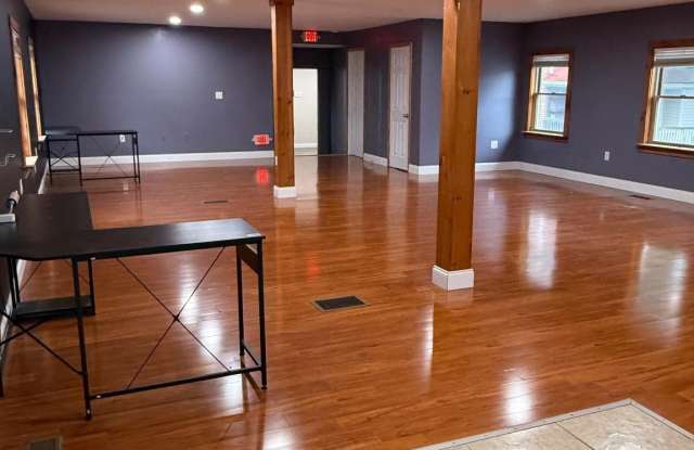 2813 E HIGH Street Gallery 2