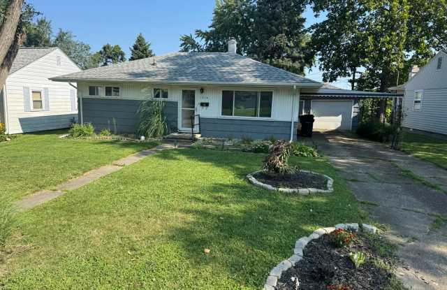 Two Bedroom Single Family Home with Fenced in Yard !! photos photos