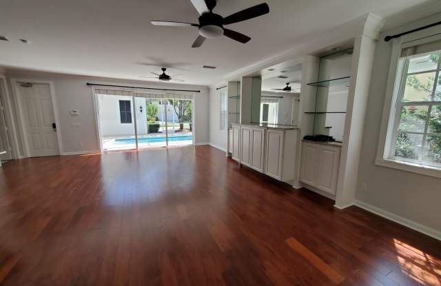 317 Sweet Bay Circle Gallery 2