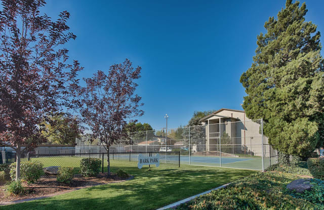 Country Lake Apartments Gallery 3