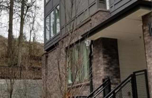 383 Pratt Drive Gallery 2